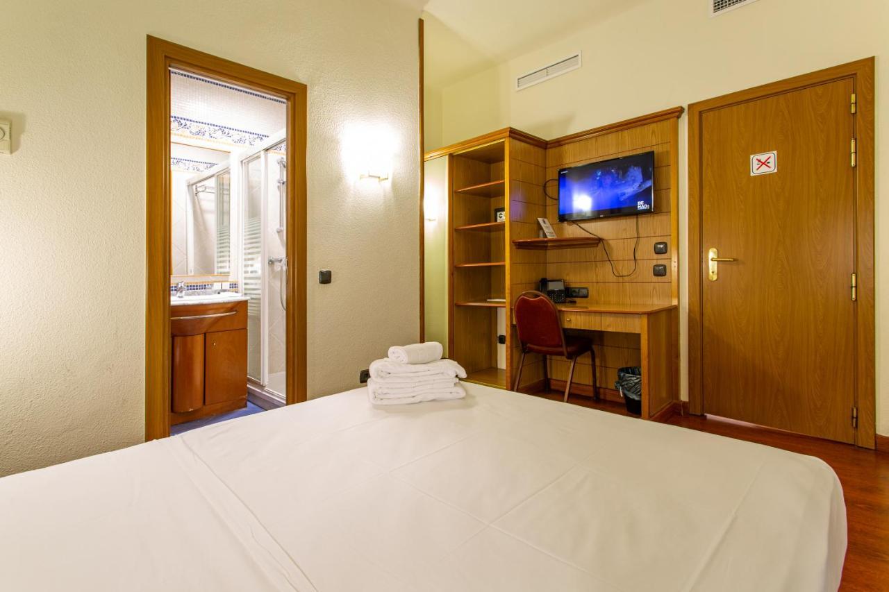 Negresco Gran Via Hotel Мадрид Екстериор снимка