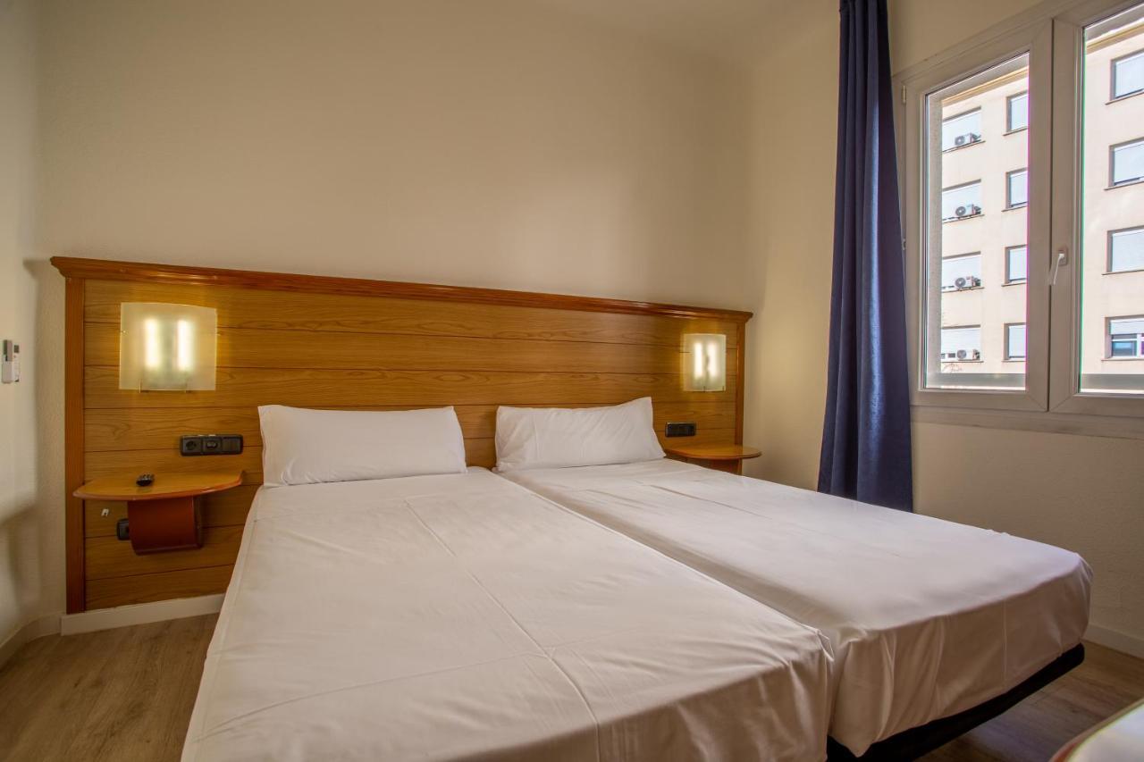 Negresco Gran Via Hotel Мадрид Екстериор снимка