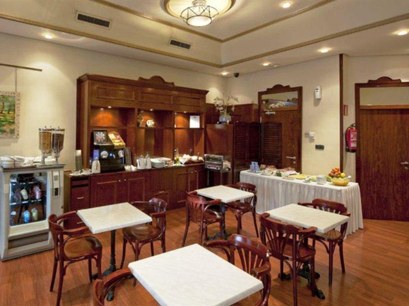 Negresco Gran Via Hotel Мадрид Екстериор снимка