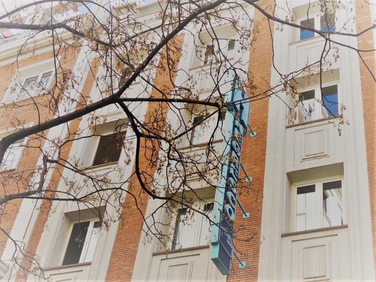Negresco Gran Via Hotel Мадрид Екстериор снимка